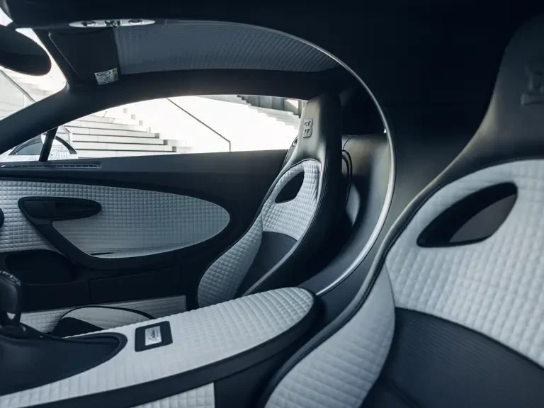2022 Bugatti Chiron - Image 18 of 31
