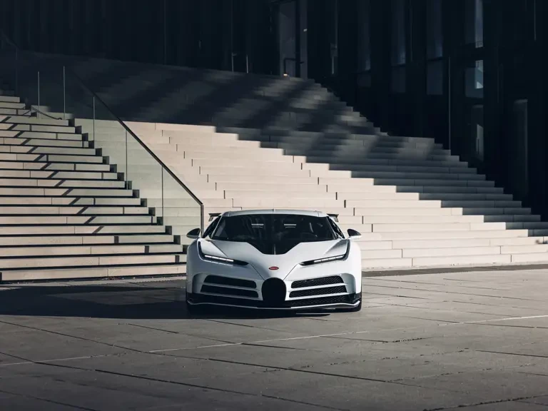 2022 Bugatti Chiron - Image 12 of 31