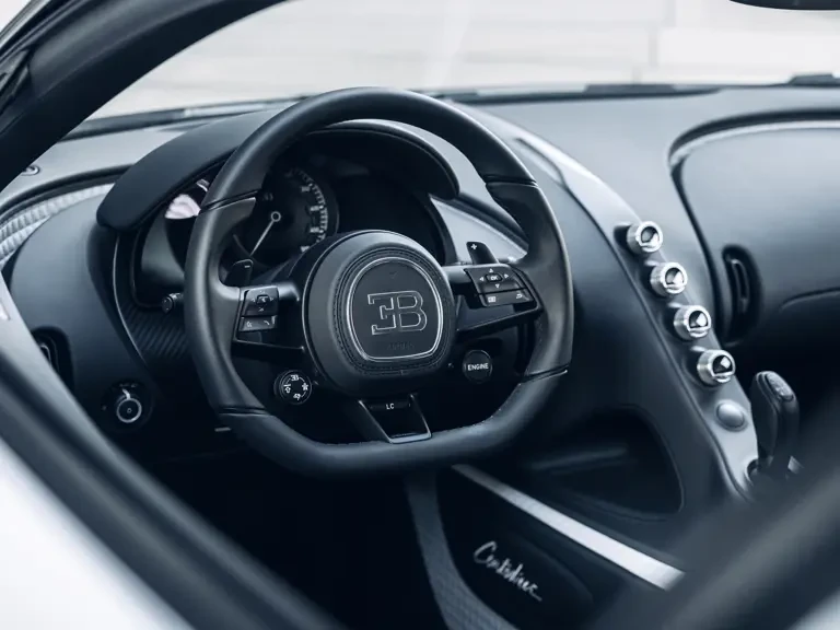 2022 Bugatti Chiron - Image 14 of 31
