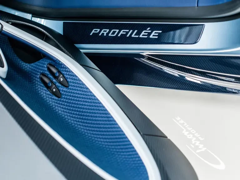 2022 Bugatti Chiron - Image 16 of 31