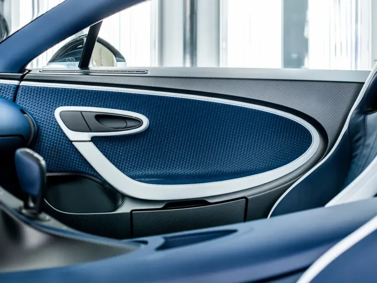 2022 Bugatti Chiron - Image 19 of 31