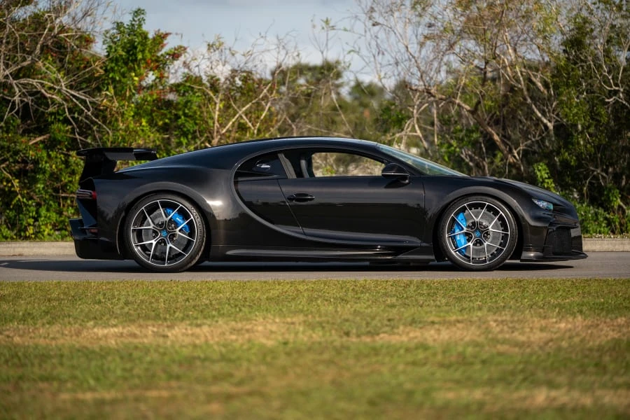 2022 Bugatti Chiron Pur Sport - Image 2 of 31