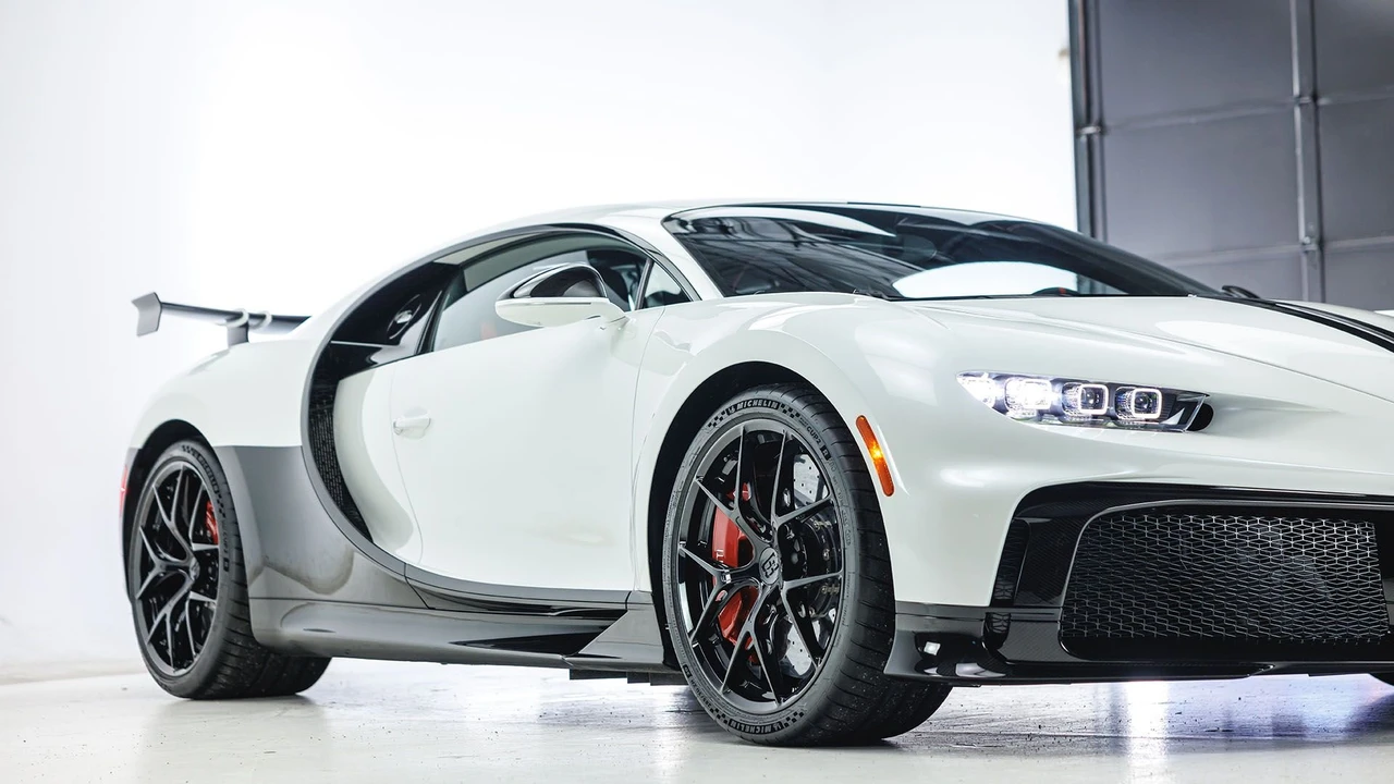 2022 Bugatti Chiron Pur Sport - Image 24 of 31