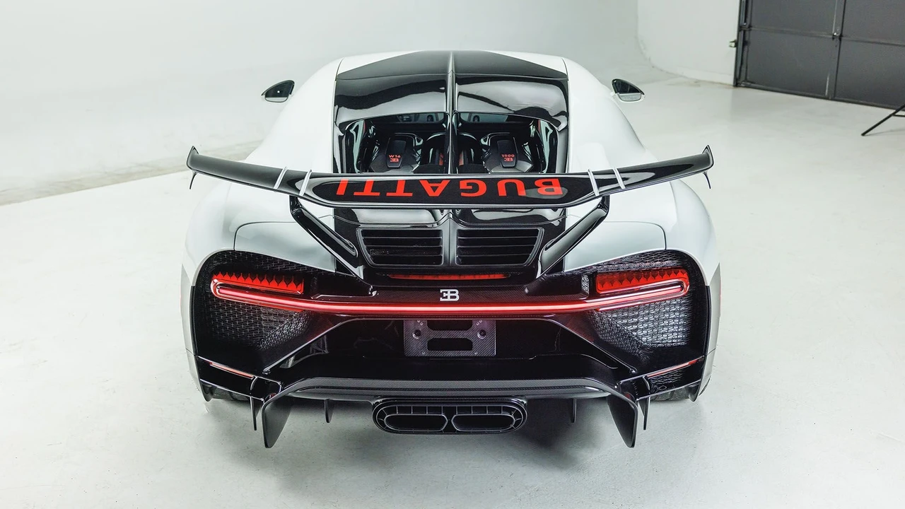 2022 Bugatti Chiron Pur Sport - Image 15 of 31