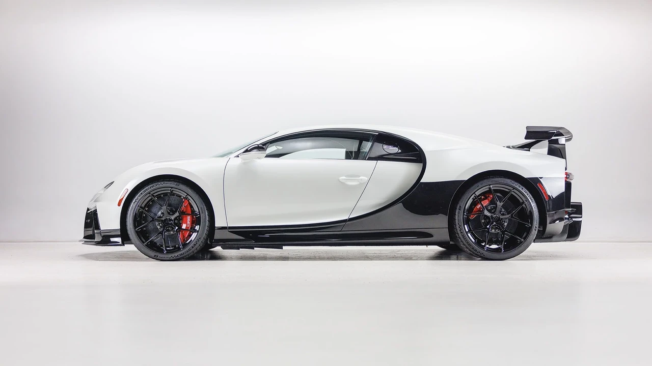 2022 Bugatti Chiron Pur Sport - Image 7 of 31