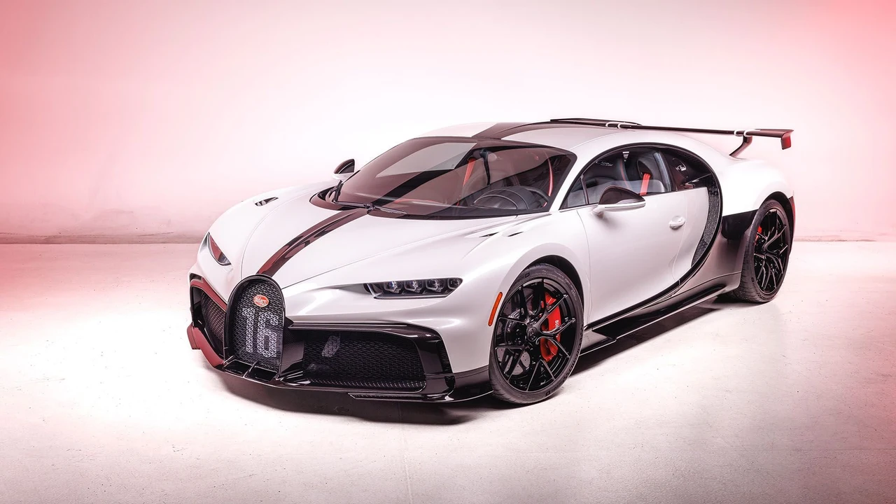 2022 Bugatti Chiron Pur Sport - Image 14 of 31