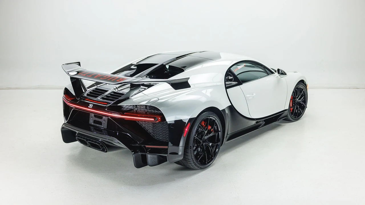 2022 Bugatti Chiron Pur Sport - Image 8 of 31
