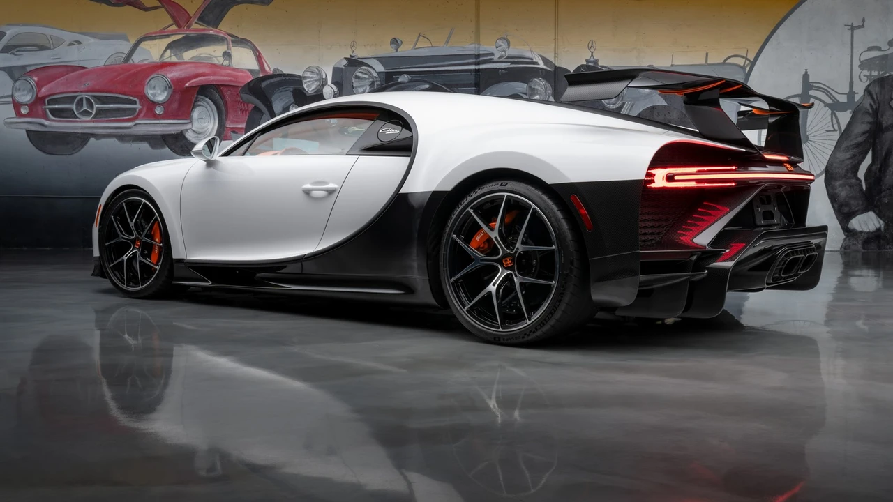 2022 Bugatti Chiron Pur Sport - Image 10 of 31