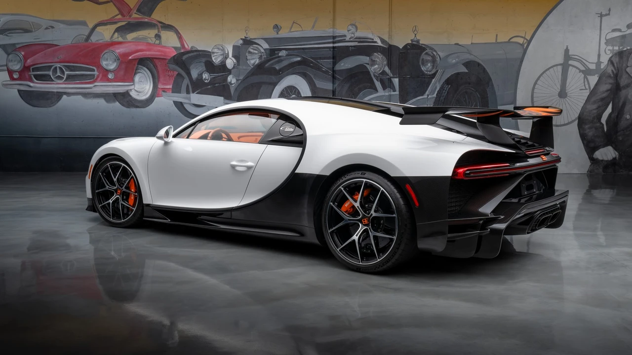 2022 Bugatti Chiron Pur Sport - Image 9 of 31