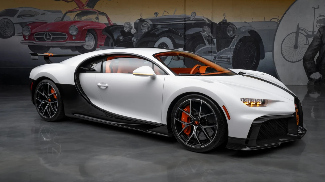 2022 Bugatti Chiron Pur Sport - Image 17 of 31
