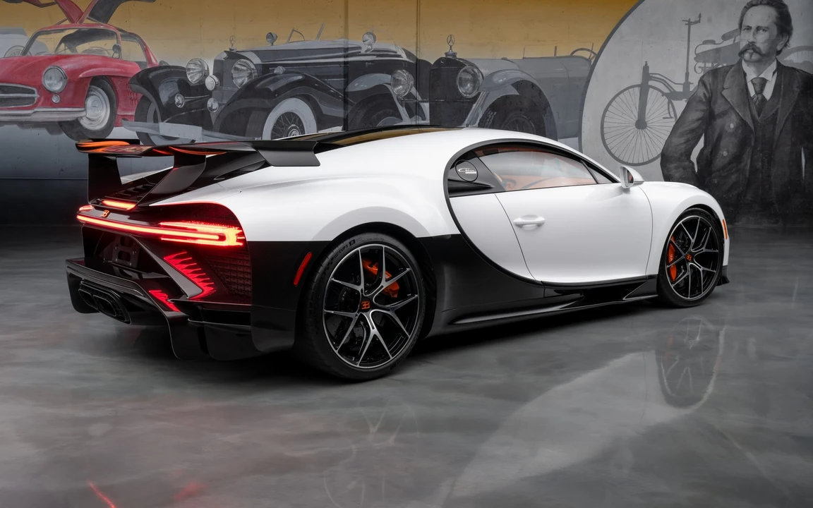 2022 Bugatti Chiron Pur Sport - Image 14 of 31