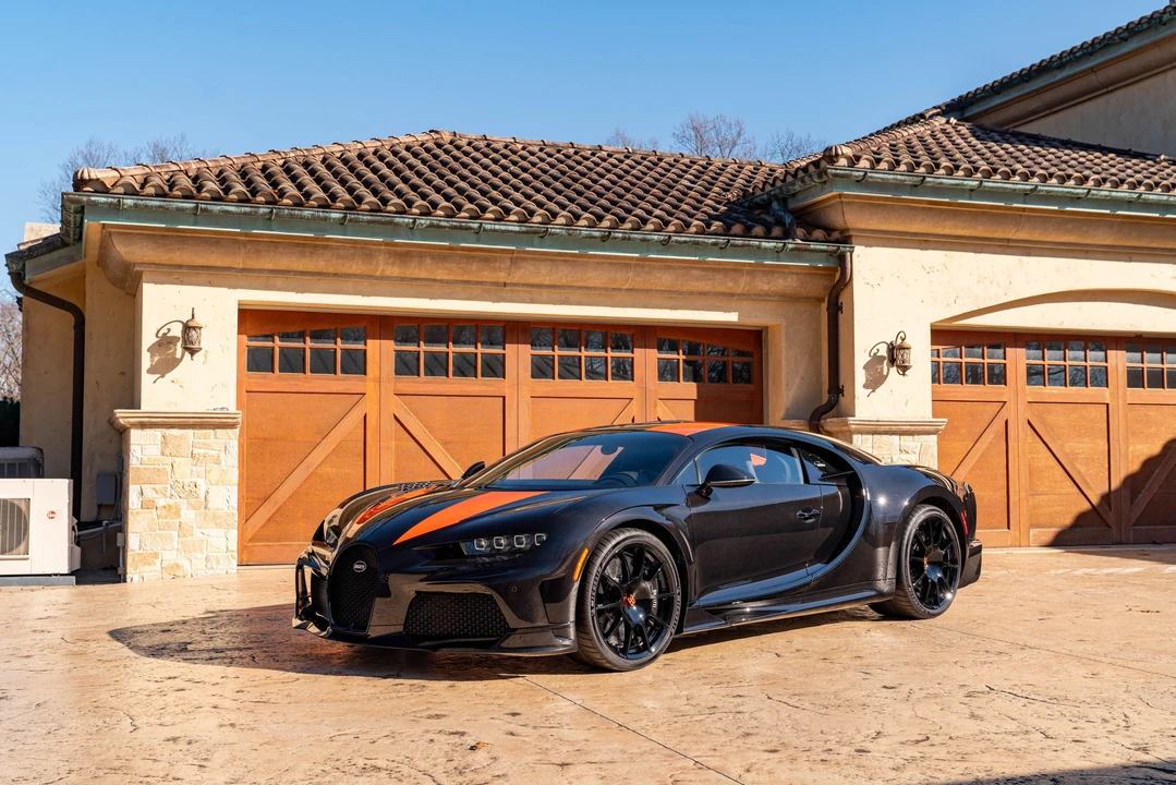 2022 Bugatti Chiron Super Sport - Image 2 of 31