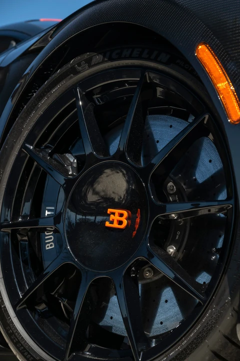 2022 Bugatti Chiron Super Sport - Image 15 of 31