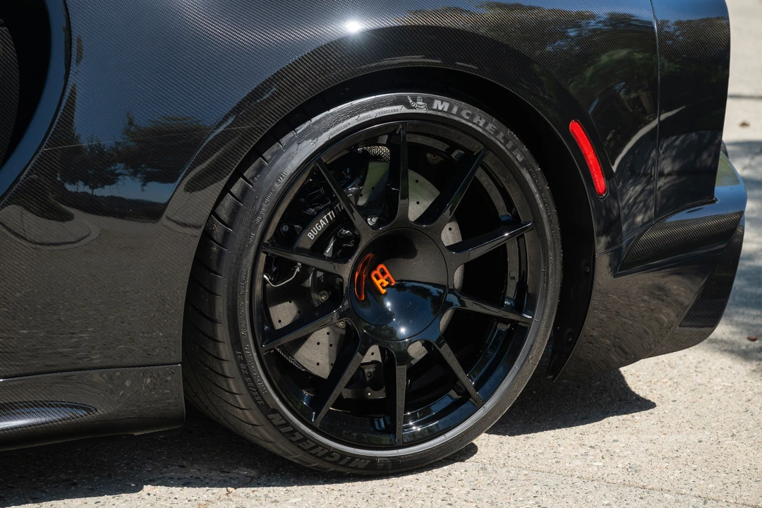 2022 Bugatti Chiron Super Sport - Image 24 of 31