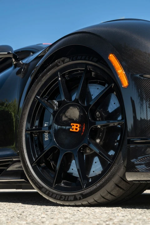 2022 Bugatti Chiron Super Sport - Image 16 of 31