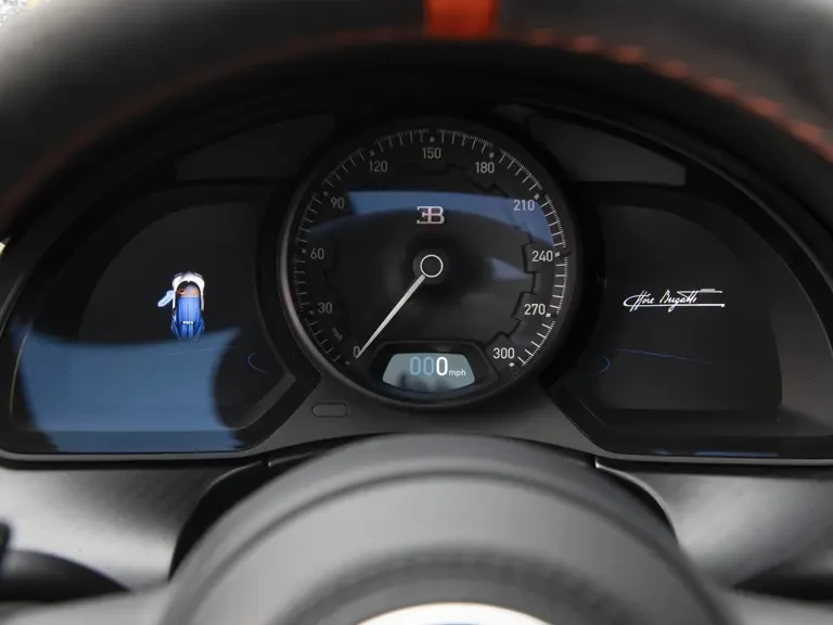 2022 Bugatti Chiron Super Sport - Image 30 of 31