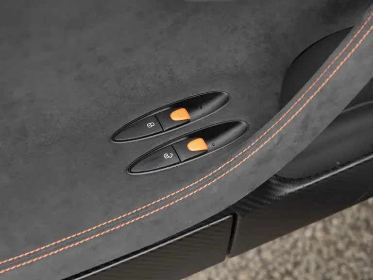2022 Bugatti Chiron Super Sport - Image 26 of 31
