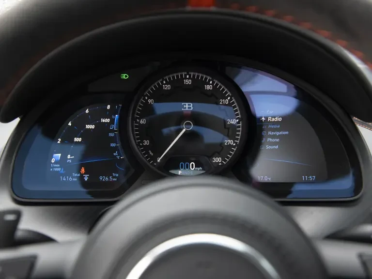 2022 Bugatti Chiron Super Sport - Image 28 of 31