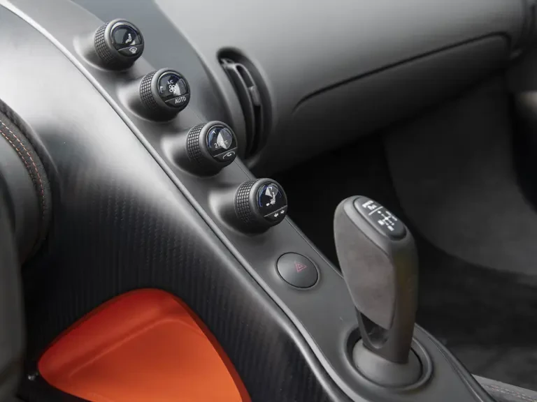 2022 Bugatti Chiron Super Sport - Image 29 of 31