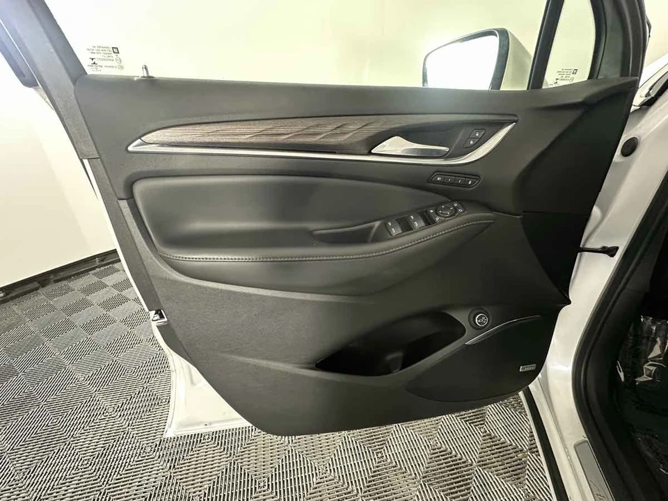 2022 Buick Enclave - Image 15 of 21