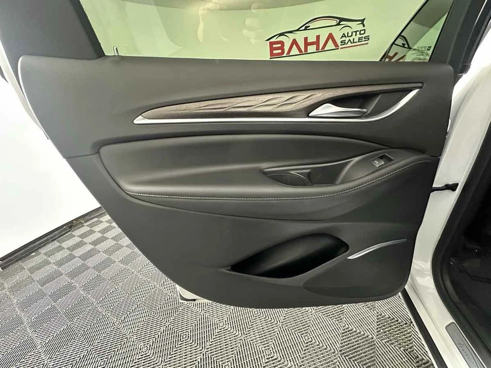 2022 Buick Enclave - Image 17 of 31