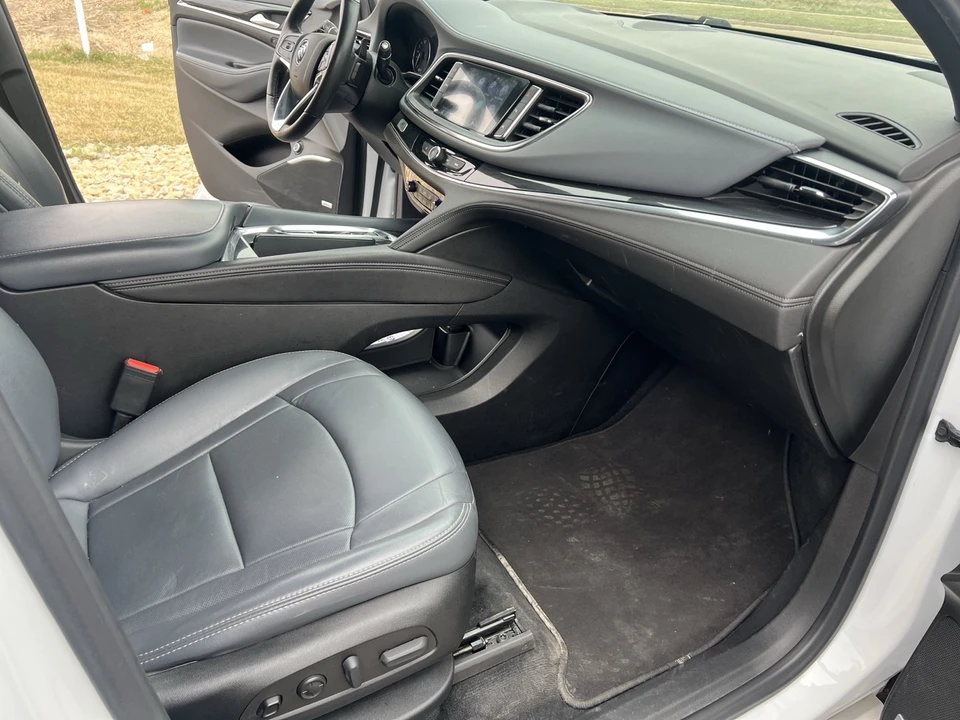 2022 Buick Enclave - Image 13 of 17