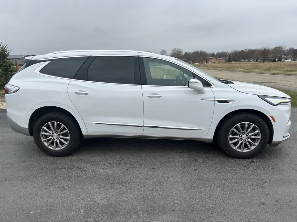 2022 Buick Enclave - Image 6 of 17