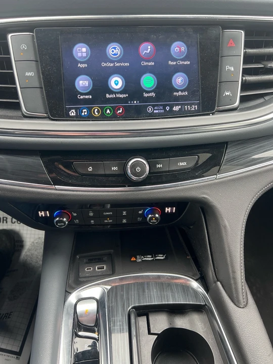 2022 Buick Enclave - Image 16 of 18