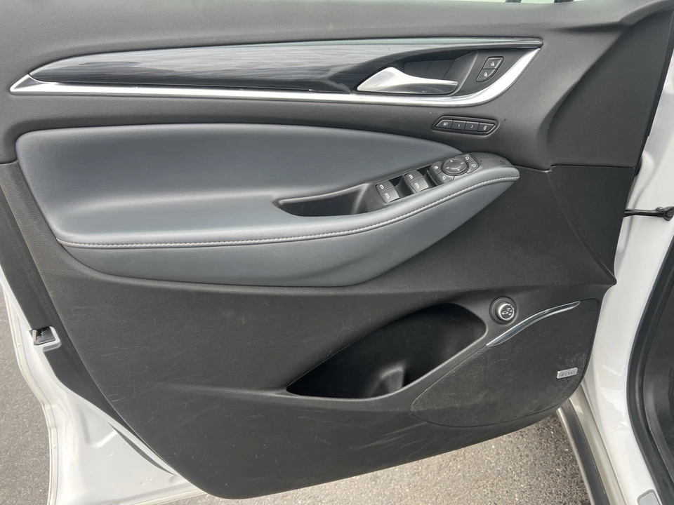 2022 Buick Enclave - Image 14 of 18