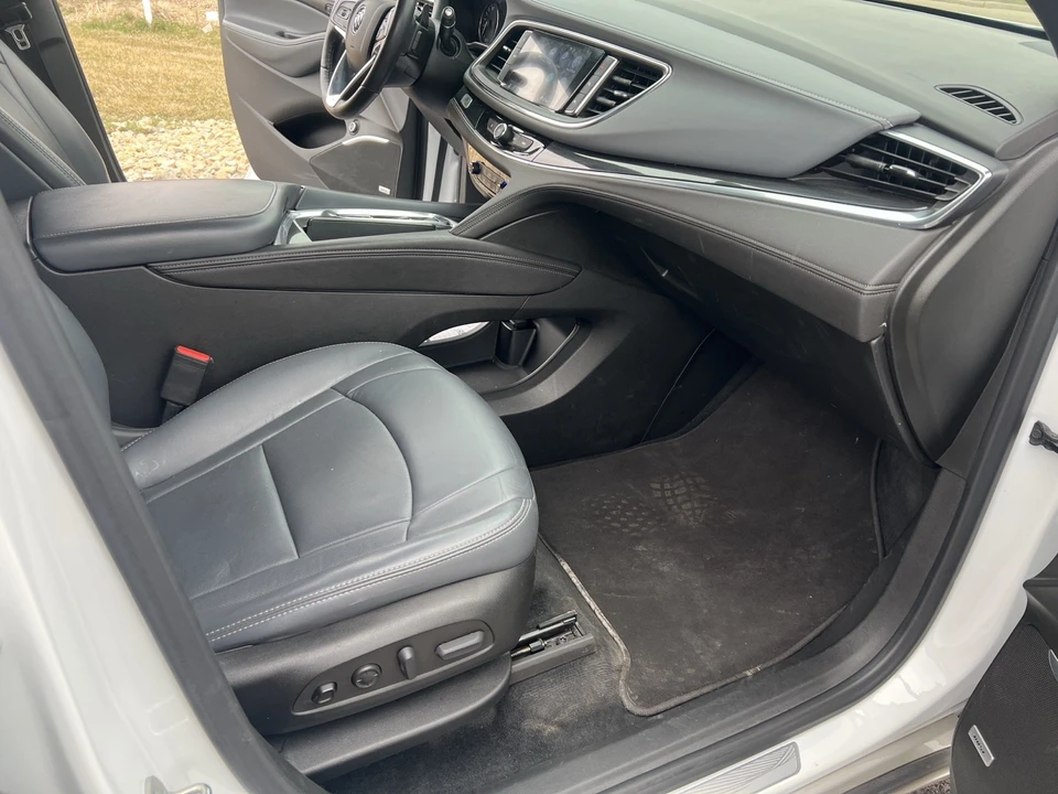 2022 Buick Enclave - Image 13 of 18