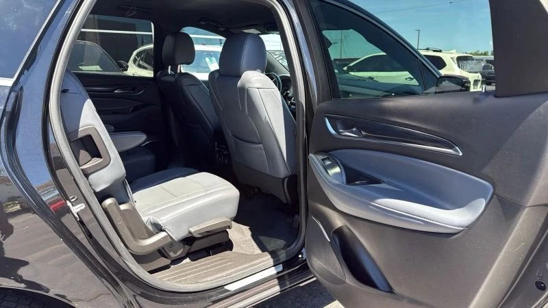 2022 Buick Enclave - Image 5 of 12