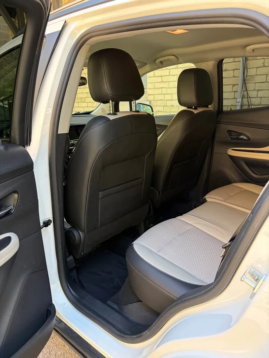 2022 Buick Encore - Image 6 of 7