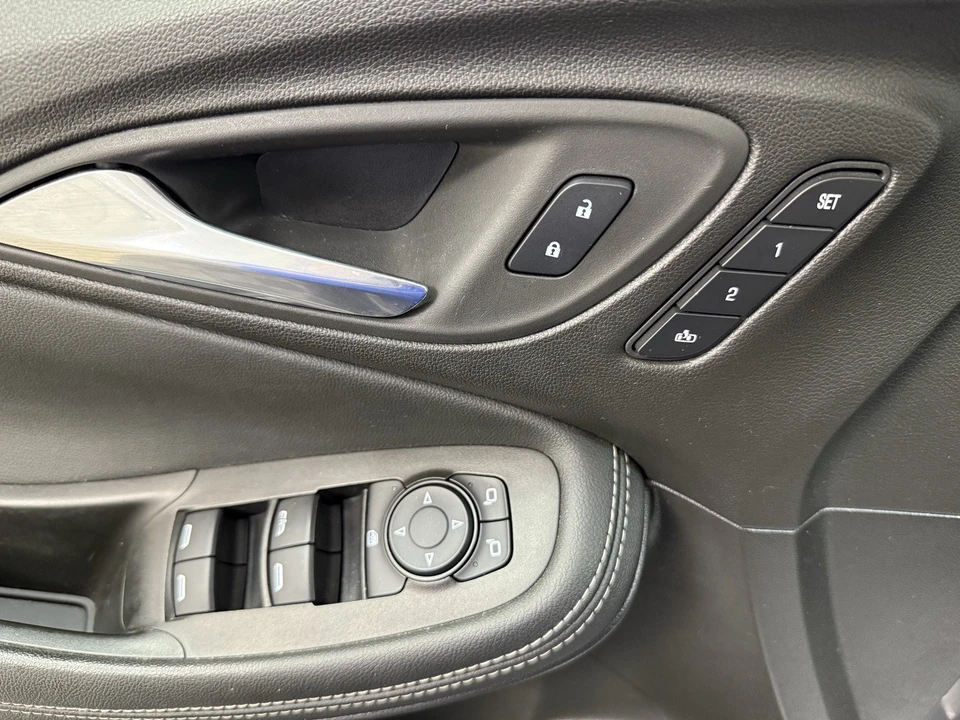 2022 Buick Encore GX - Image 8 of 12