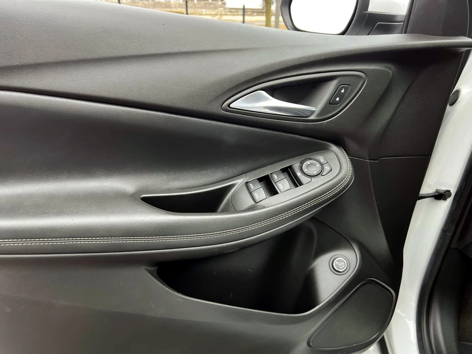 2022 Buick Encore GX - Image 11 of 21
