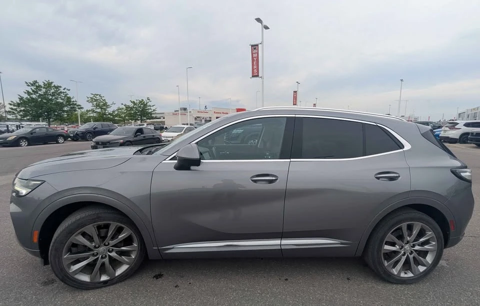 2022 Buick Envision - Image 4 of 11