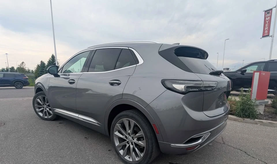 2022 Buick Envision - Image 5 of 11