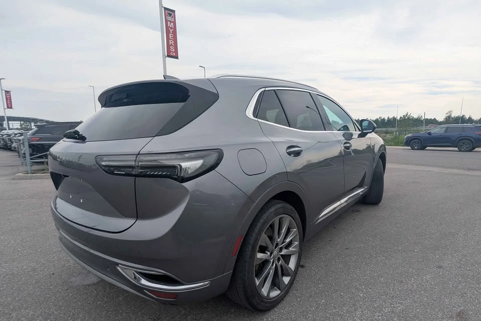2022 Buick Envision - Image 7 of 11