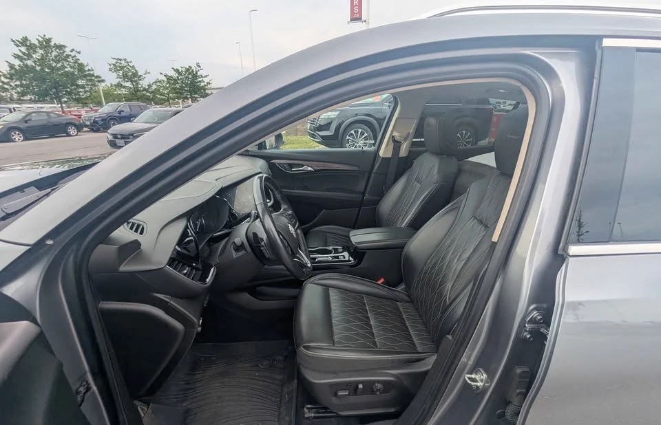 2022 Buick Envision - Image 10 of 11