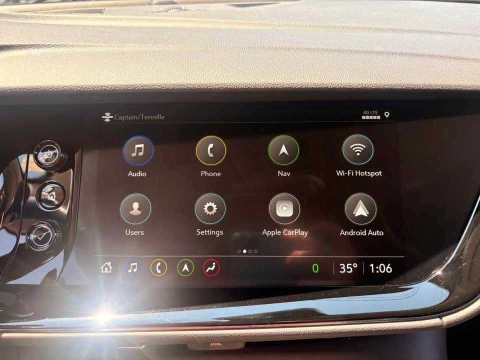 2022 Buick Envision - Image 14 of 18