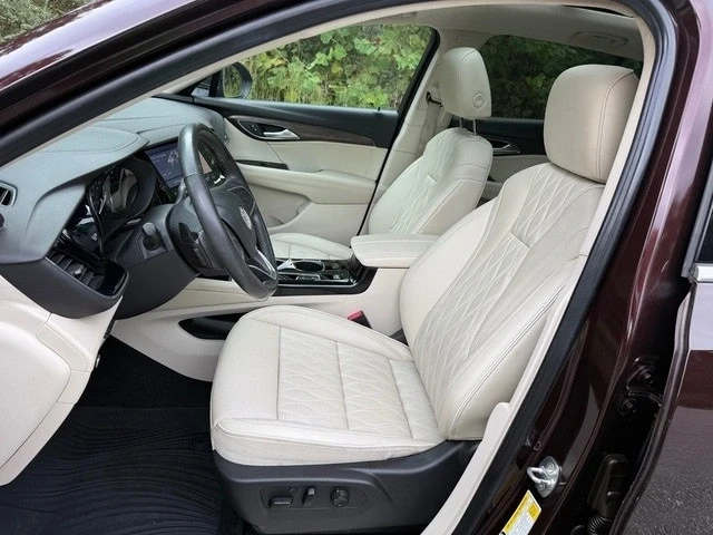2022 Buick Envision - Image 11 of 12
