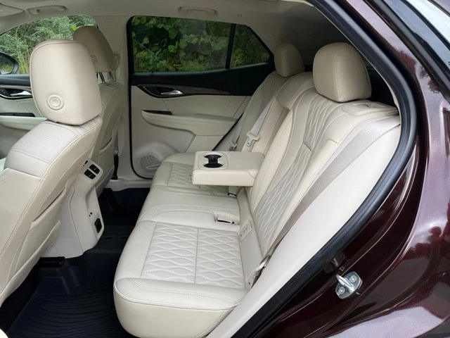 2022 Buick Envision - Image 18 of 21