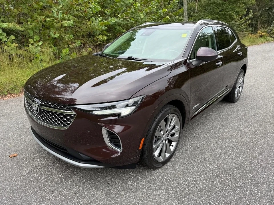 2022 Buick Envision - Image 2 of 12