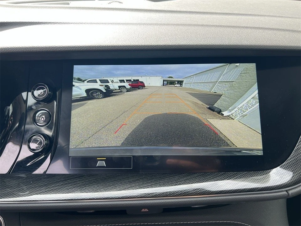 2022 Buick Envision - Image 14 of 21