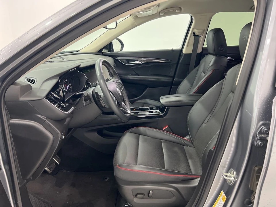 2022 Buick Envision - Image 17 of 21