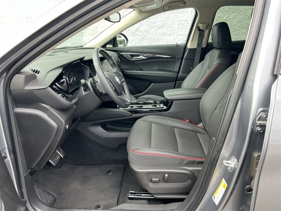 2022 Buick Envision - Image 18 of 21