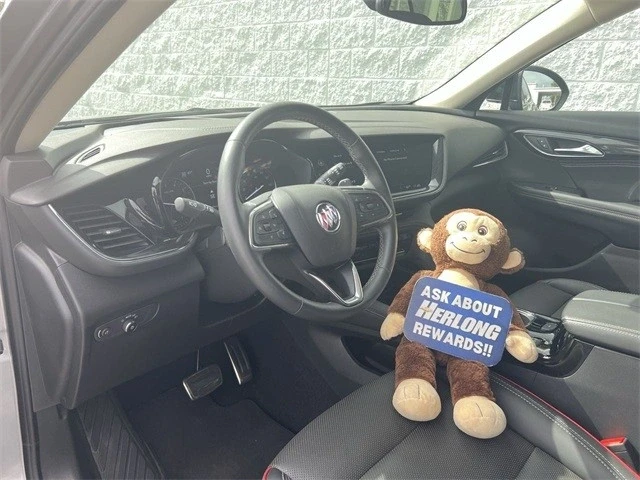 2022 Buick Envision - Image 10 of 12