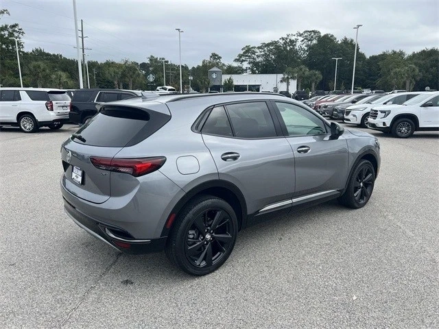2022 Buick Envision - Image 8 of 12