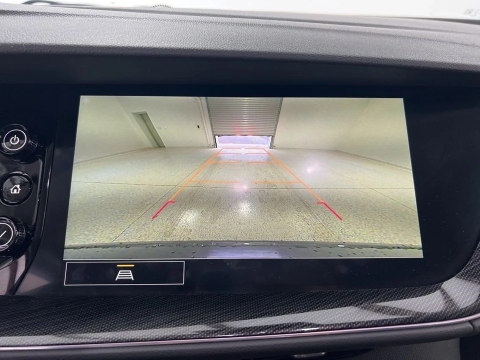 2022 Buick Envision - Image 13 of 21