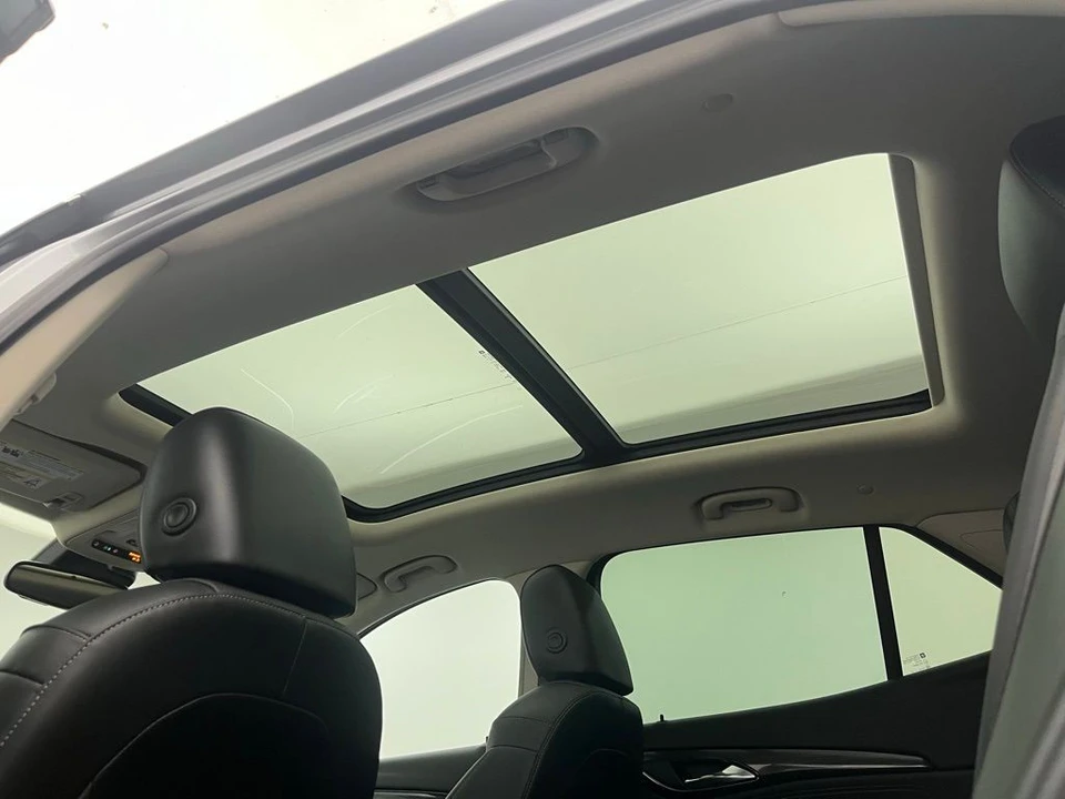 2022 Buick Envision - Image 4 of 12