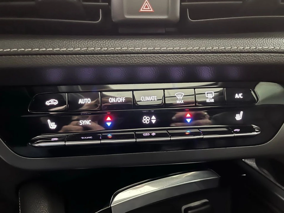 2022 Buick Envision - Image 7 of 12